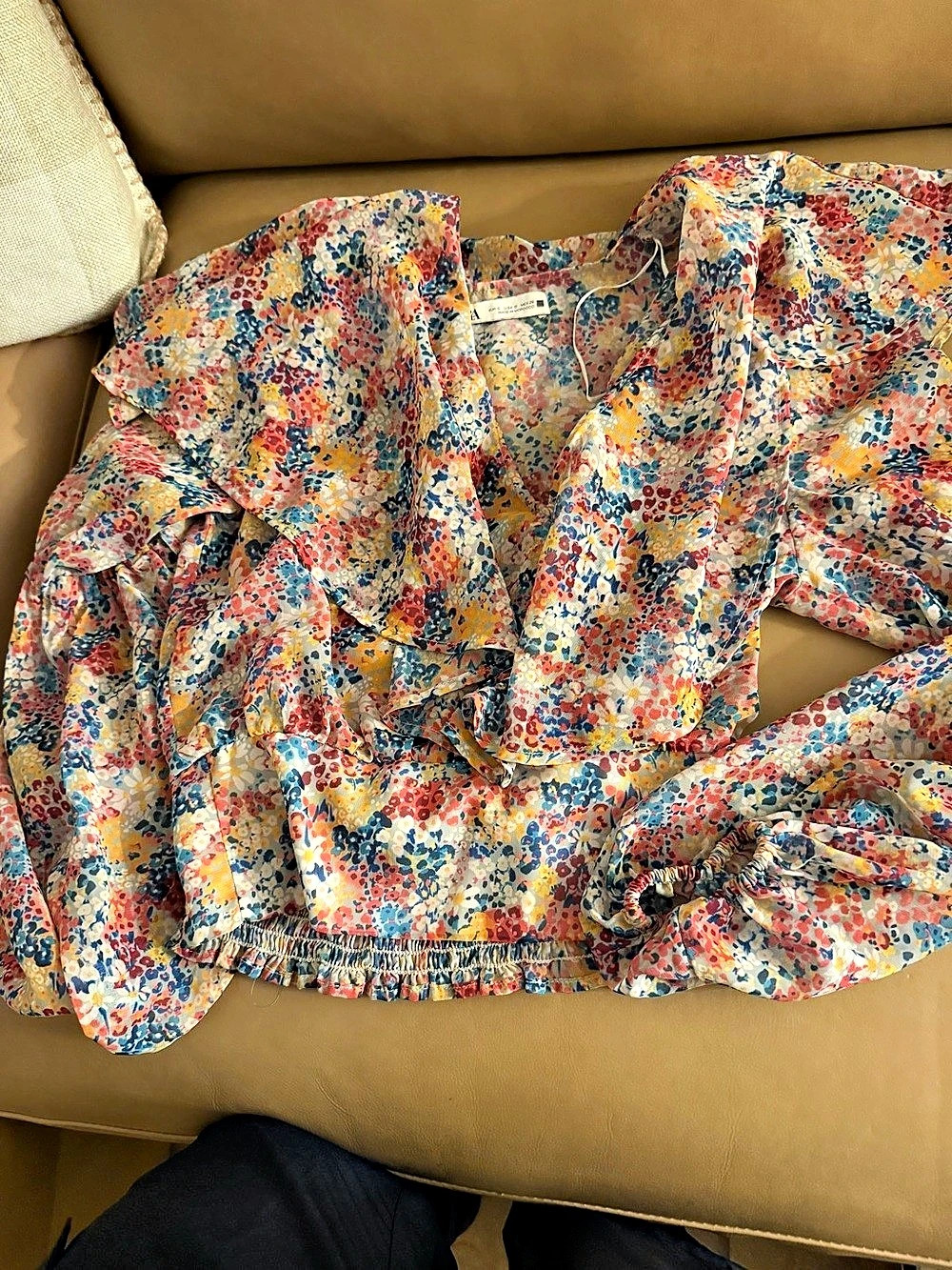 Zara Floral Blouse in Blue & Pink Size Medium